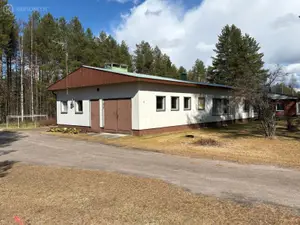 Omakotitalo omalla tontilla