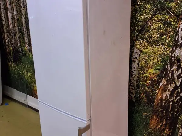 Jääkaappi pakastin