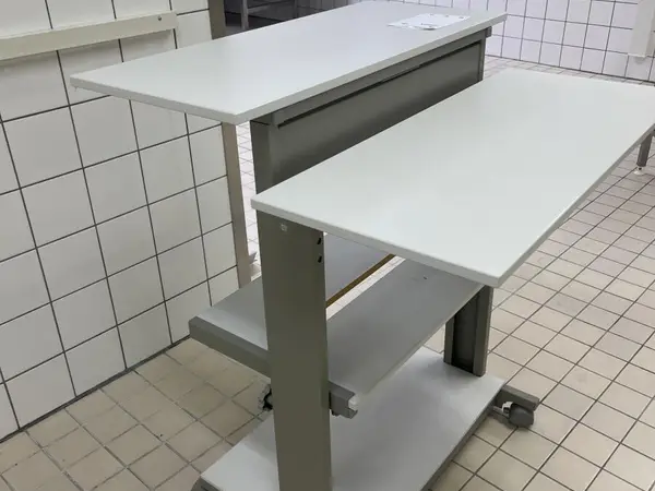 APUPÖYTÄ (nro 9) tila DP 021