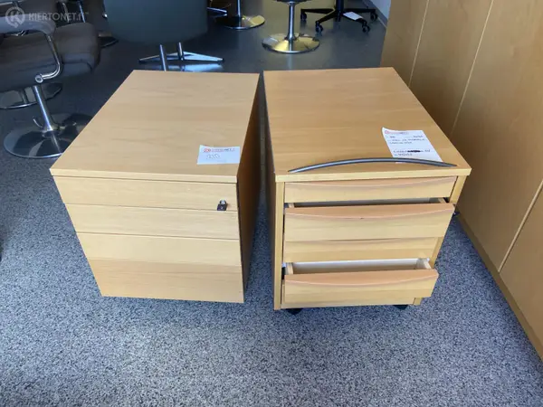 ISKU JA MARTELA LAATIKOSTOT (nro 210) tila E2 Kuulokeskus 207A