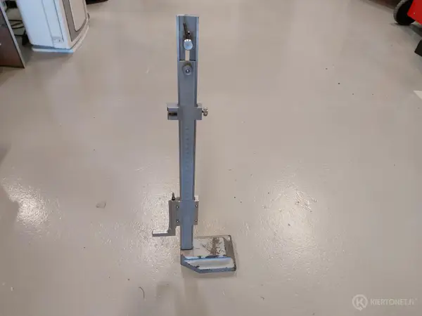 Korkeuspiirtojalka 30 cm