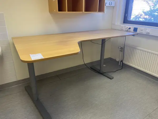 Sähköpöytä Martela (nro 119) tila E2 Kuulokeskus 130