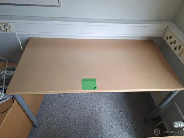 Sivupöytä