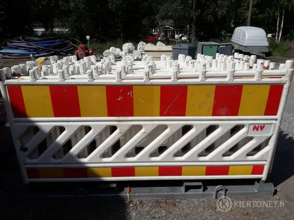 Sulkuaidat, kuljetusjalusta ja aidan jalustat