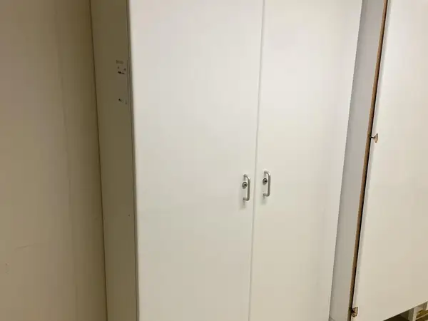 Kaappi (nro 100) tila E2 Kipupoliklinikka 088K