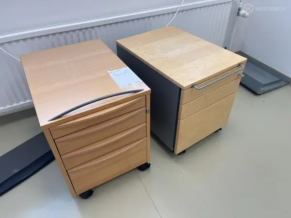 Laatikostot 2kpl (nro 43) tila F2 Yhtymähallinto 009