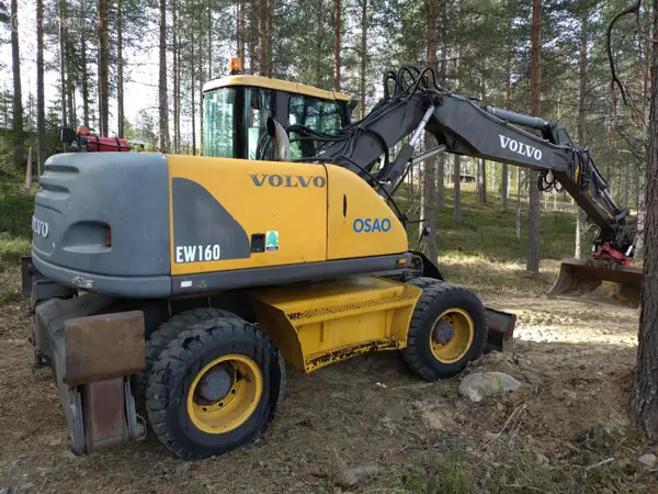Volvo EW160 pyöräalustainen kaivinkone