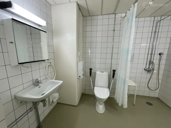 WC-kalusteet + suihku (nro 173) tila E1 Teho ja valvonta 039