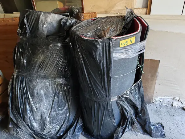 Huopapintainen solukumi- tai solumuovialusta,. nro UV3 4