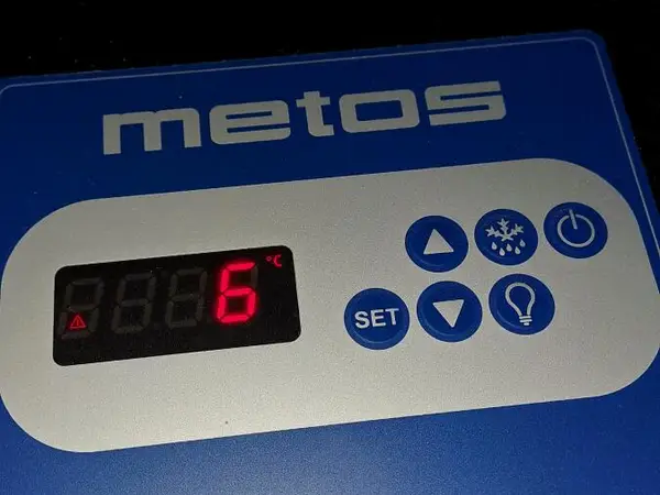 Metos jääkaappi 70cm leveä (nro 1)