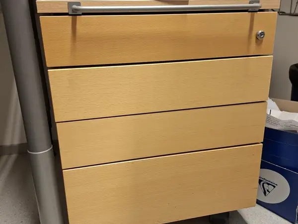 Lipasto, 4 laatikkoa, puu, Martela