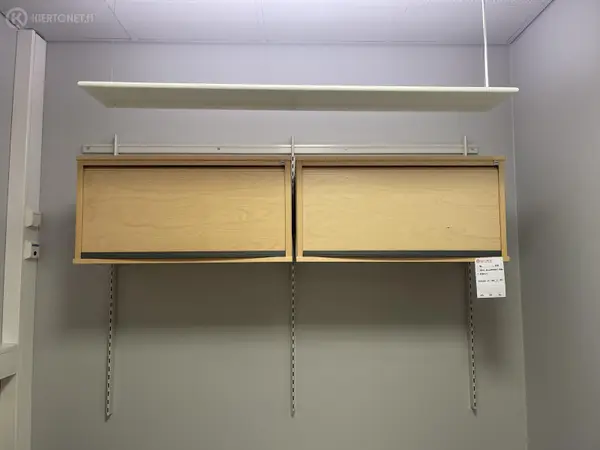 Isku rulokaapit 2 kpl (nro 81) tila E1 Röntgen 158