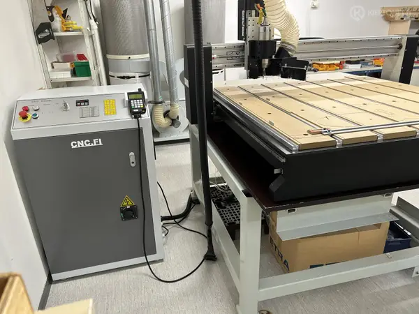 CNC-yläjyrsin CNC1212T