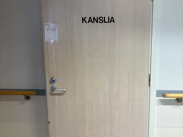Ääntäeristävä ovi + karmit (nro 29) tila 1.krs 125