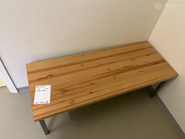 Penkit 2kpl (nro 45) tila E2 Kipupoliklinikka 074