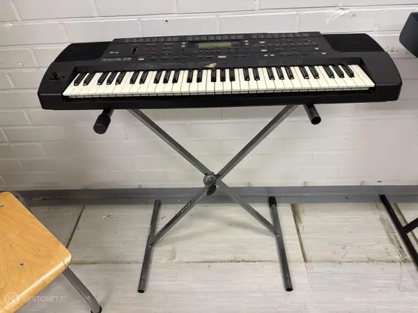 Roland E-68 sähköpiano jalalla (nro 355) tila K1 K