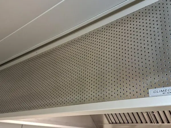 Ammattikeittiön huuva Climecon (nro7)