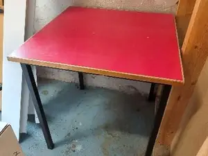 Pöytiä 2 kpl