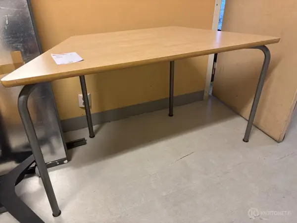 Pöytä Isku (nro 314) tila K1 K