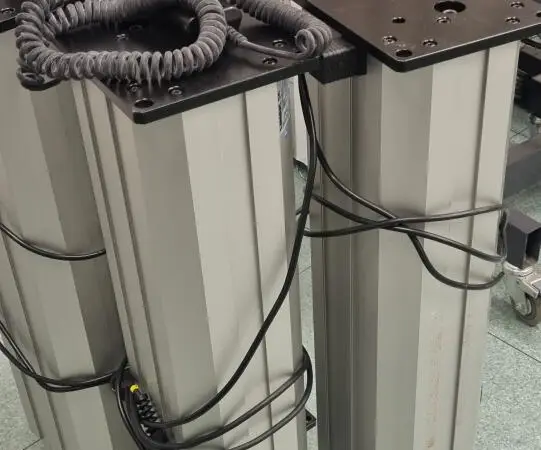 Linak nostojalat 4kpl ja ohjain