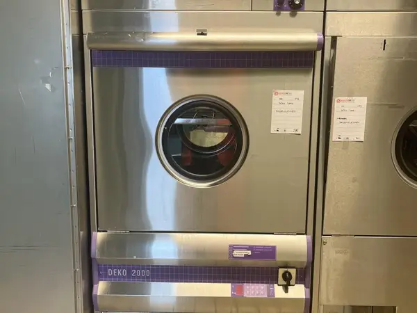 DEKO 2000 (nro 100) tila D1 Leikkaussalit 033