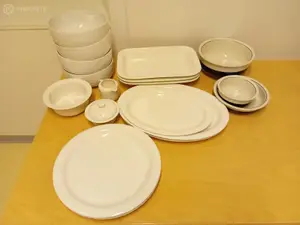 Arabian tarjoiluastioita