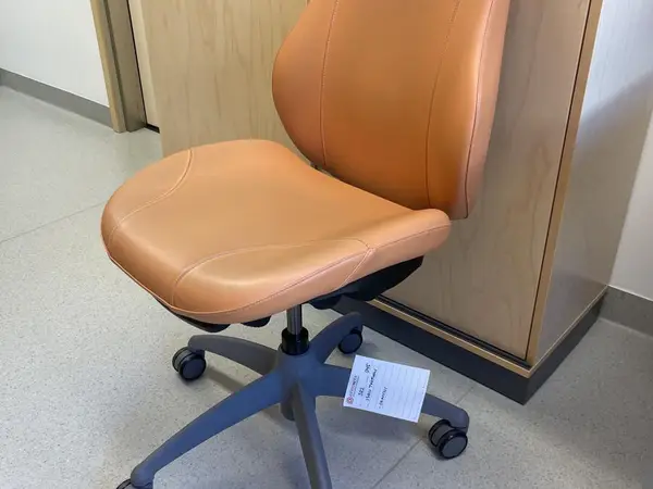 Isku työtuoli (nro 322) tila E2 ortopedia 045