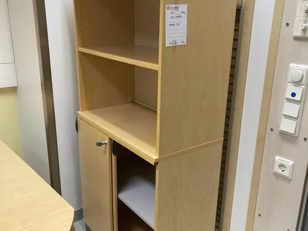 Isku liukuovikaappi (nro 157) tila E2 ortopedia 046a
