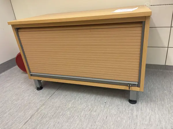 Martelan rulokaappi (nro 100) tila E2 Kuulokeskus 116