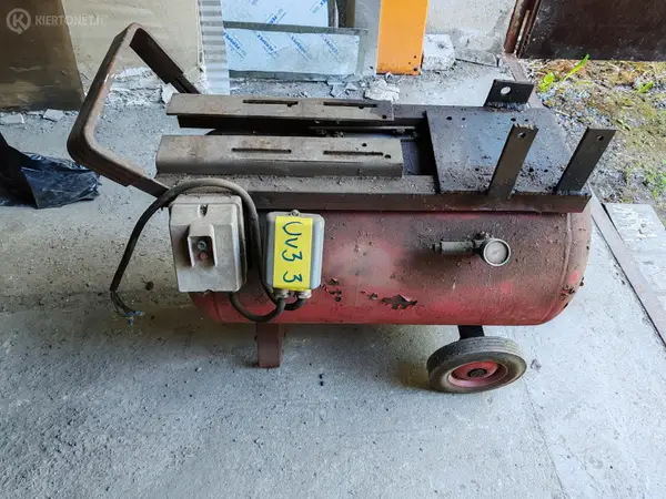 Paineilmakompressorin painesäiliö. nro UV3 3