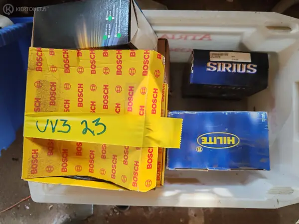 Autotarvikkeita ja valaisimia pakkauksissa, Sirius, Hilite, Bosch. nro UV3 23