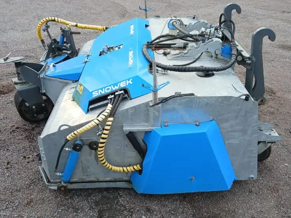Keräävä harja. Snowek K220