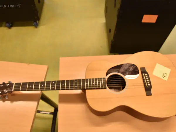 Elektroakustinen kitara