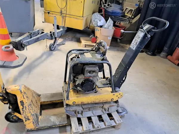Bomag maantiivistäjä