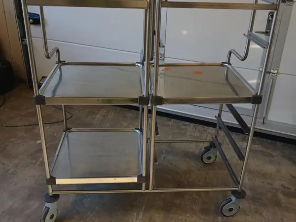 Astianpalautuskärry 2