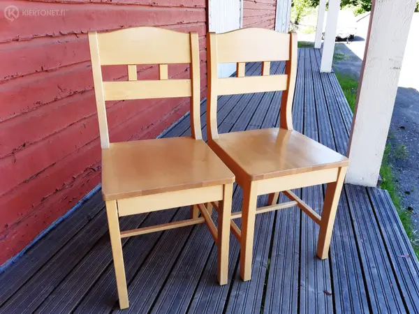 Lasten tuoli ilman käsinojia