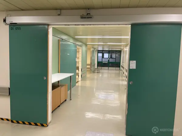 SÄHKÖINEN LIUKUOVI (nro 166) tila D1 Leiko 055