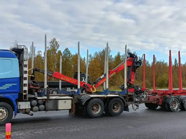 Tukkiauto Scania + Jyki peräkärry