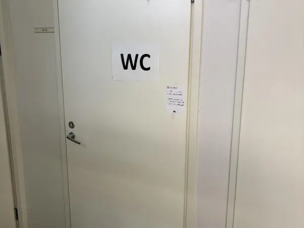 WC-kalusteet (nro 32) tila 1 krs. 112