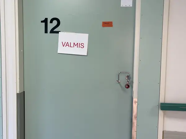 Ovi (nro 196) tila D1 vuodeosasto 190