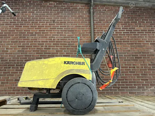 KÄRCHER painepesuri varaosiksi (nro 24) tila V Halli