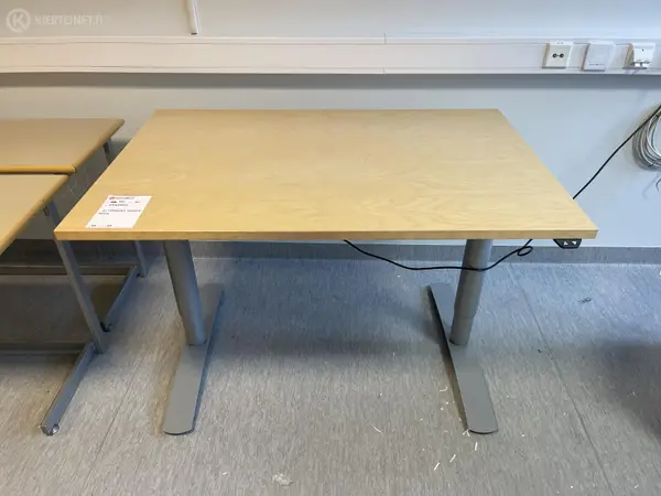 Sähköpöytä (nro 255) tila E1 Röntgen 185