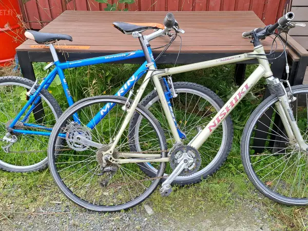 Maastopyörä Marin Muirwoods 26" ja Nishiki RH75 -hybridi 28". nro U 42
