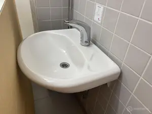Automaatti hana + allas (nro 20) tila E1 Fysiatria 003