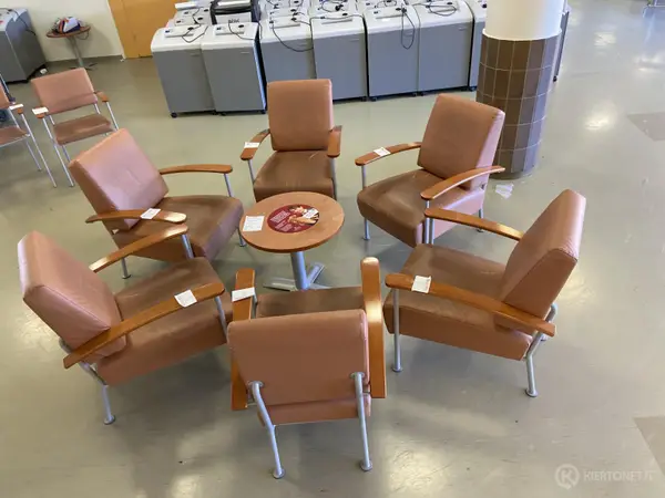 Sohvaryhmä (nro 10) tila E2 Aula Odotus