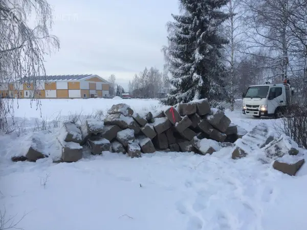 Graniittiset sokkelikivet