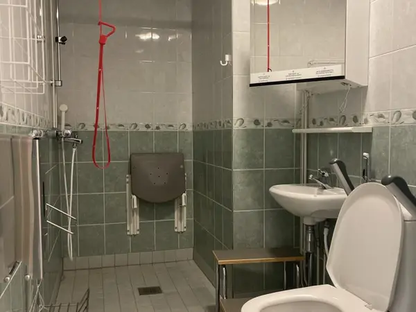 WC-kalusteet (nro 86) tila D1 vuodeosasto 185