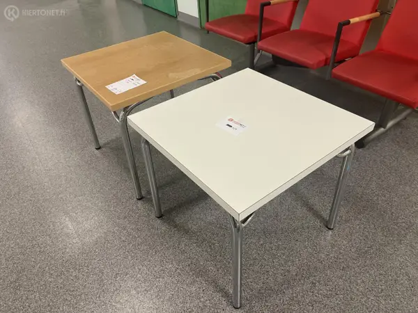 PIENET PÖYDÄT ASKO 2kpl (nro 427) tila E1 Röntgen Odotus 2