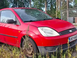 Ford Fiesta, 2005 UKY-665 *rekisteröity pakettiautoksi*