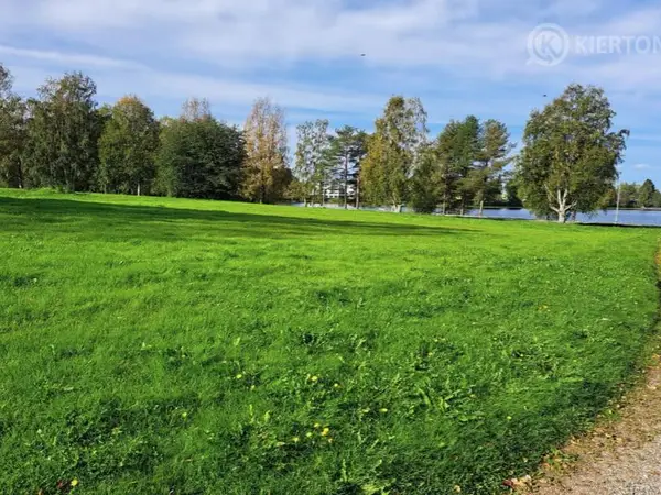Kirkkoherranviraston tontti